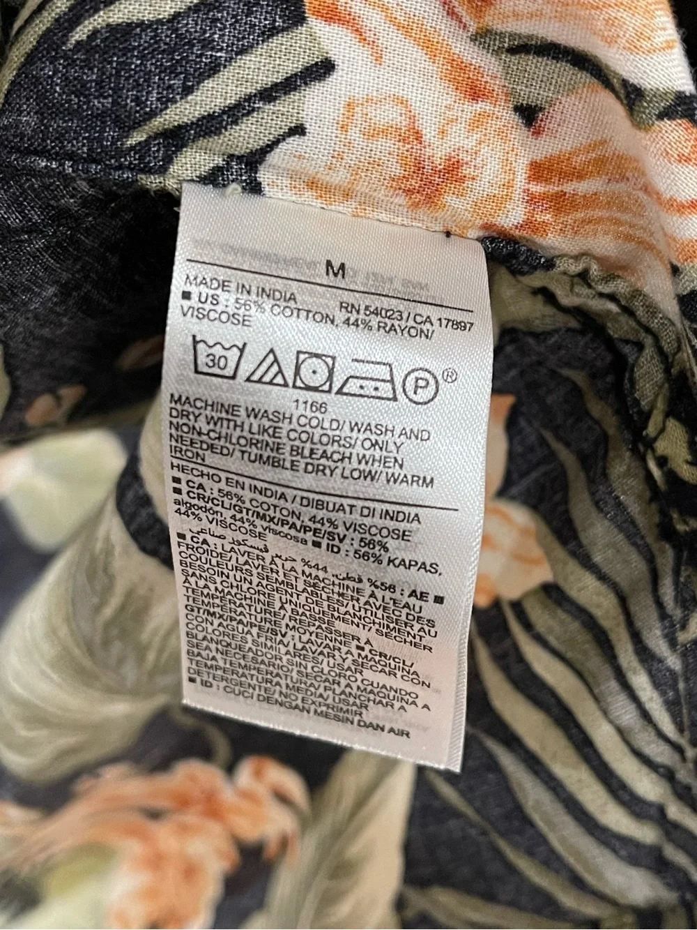 Old Navy Men's Black Tropical Floral Short-Sleeve Shirt